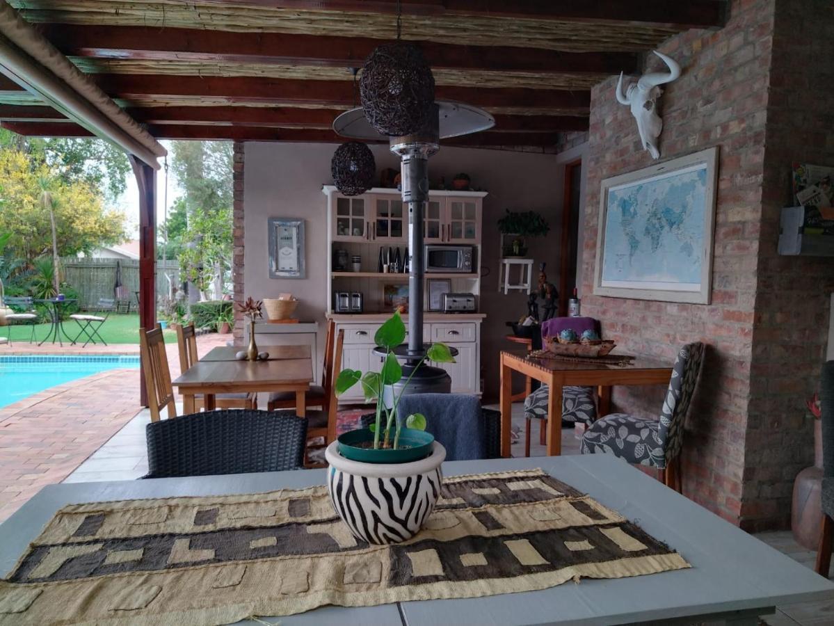 Earthbound Guest House Oudtshoorn Bagian luar foto